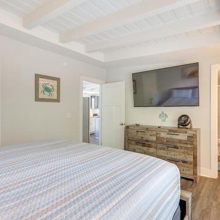 Modern Oak Island Escape 1 Mile To Long Beach! Bagian luar foto