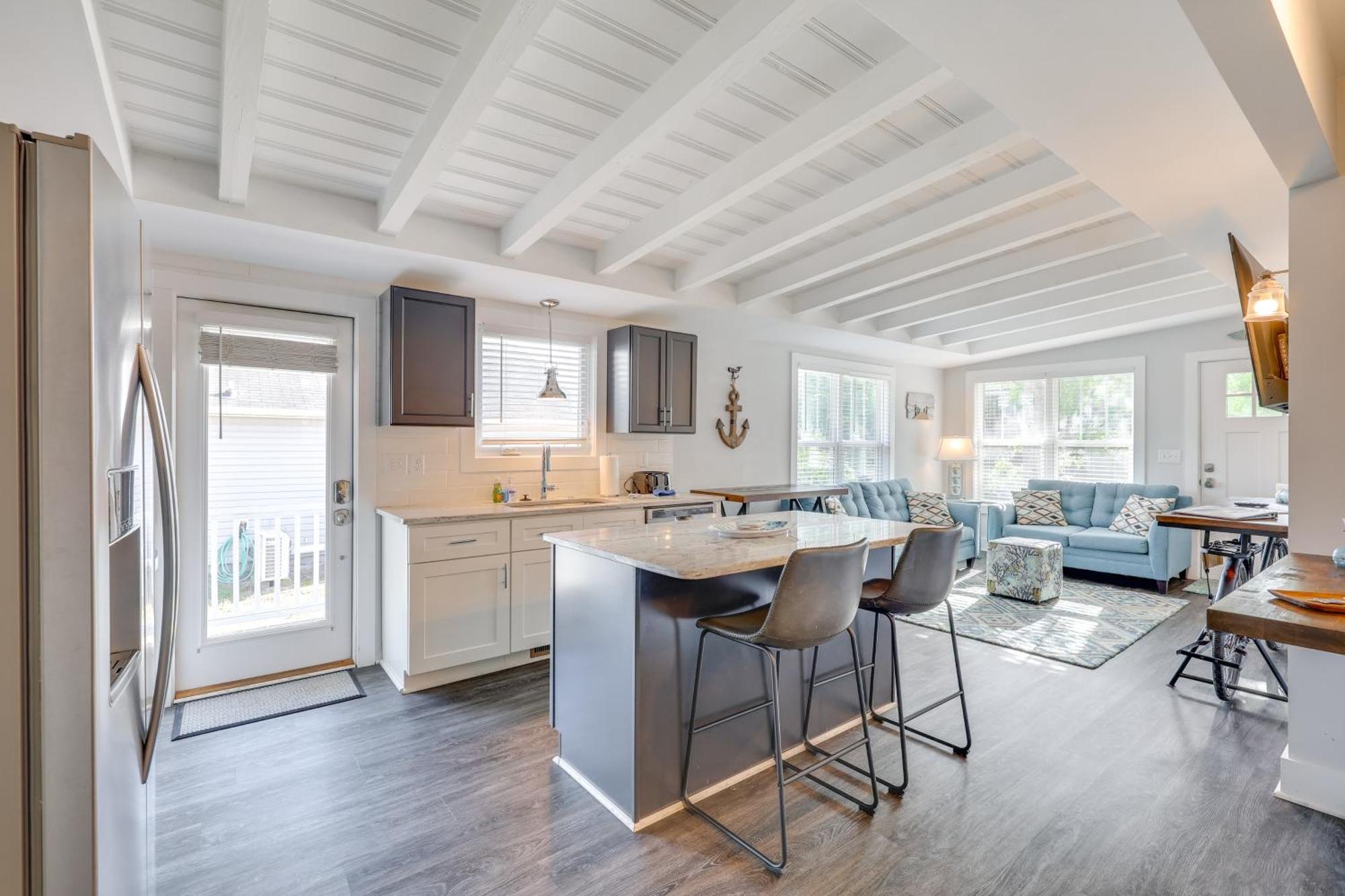 Modern Oak Island Escape 1 Mile To Long Beach! Bagian luar foto