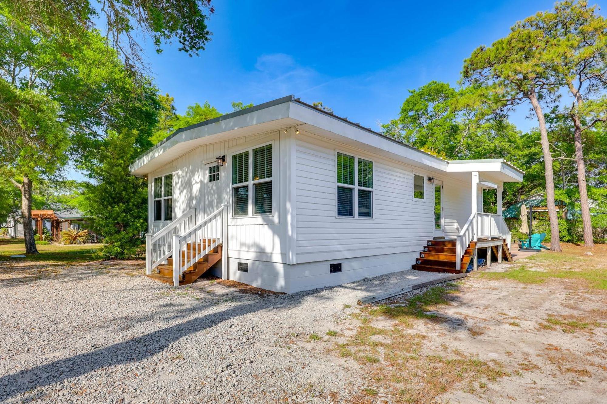 Modern Oak Island Escape 1 Mile To Long Beach! Bagian luar foto