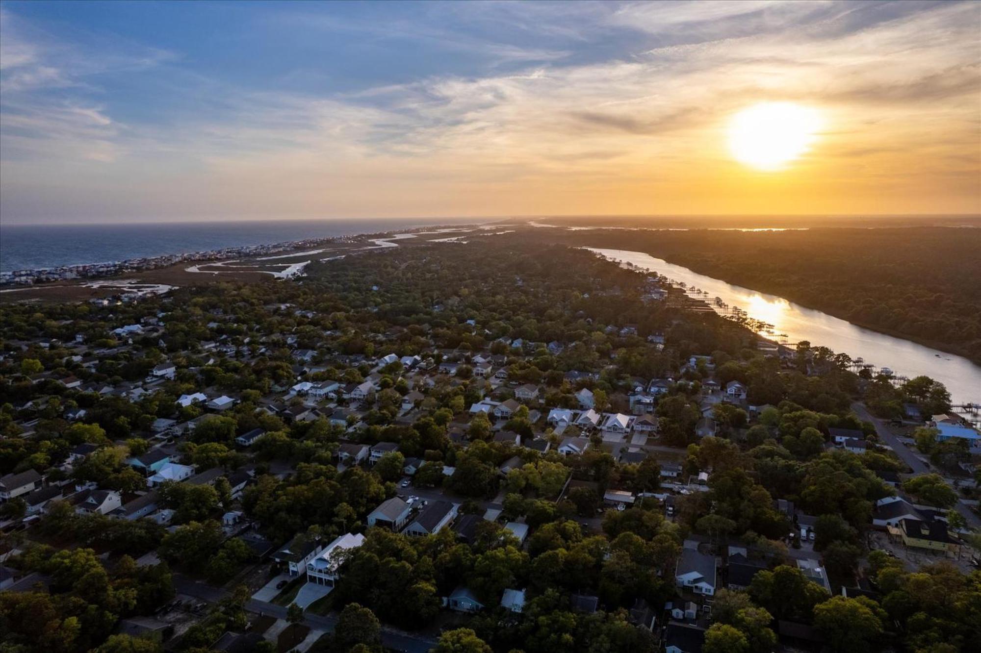 Modern Oak Island Escape 1 Mile To Long Beach! Bagian luar foto